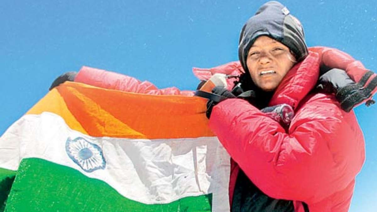 when everest bows to the courage of arunima sinha