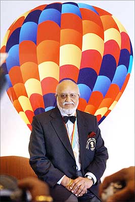 aviator singhania - big achievements in the aero space